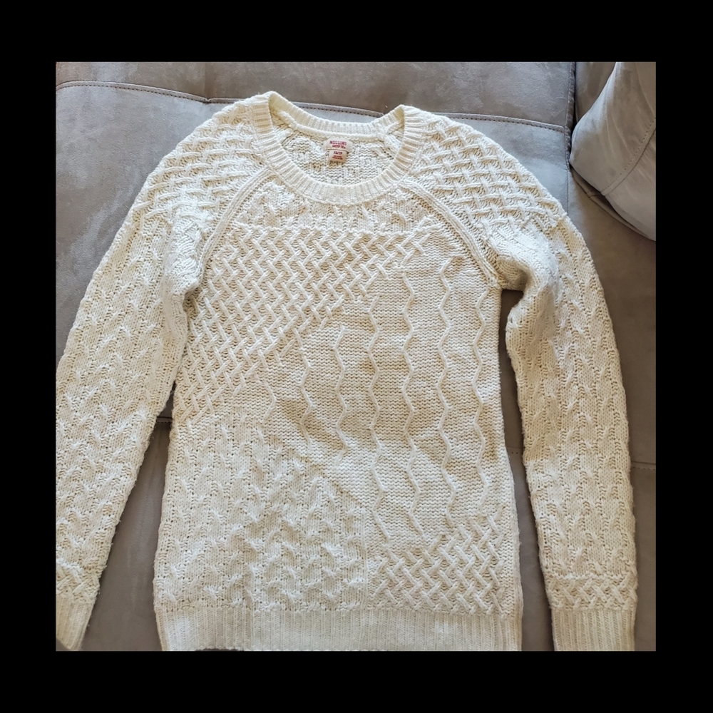 Mossimo Supply Co. Cream White Knit Sweater